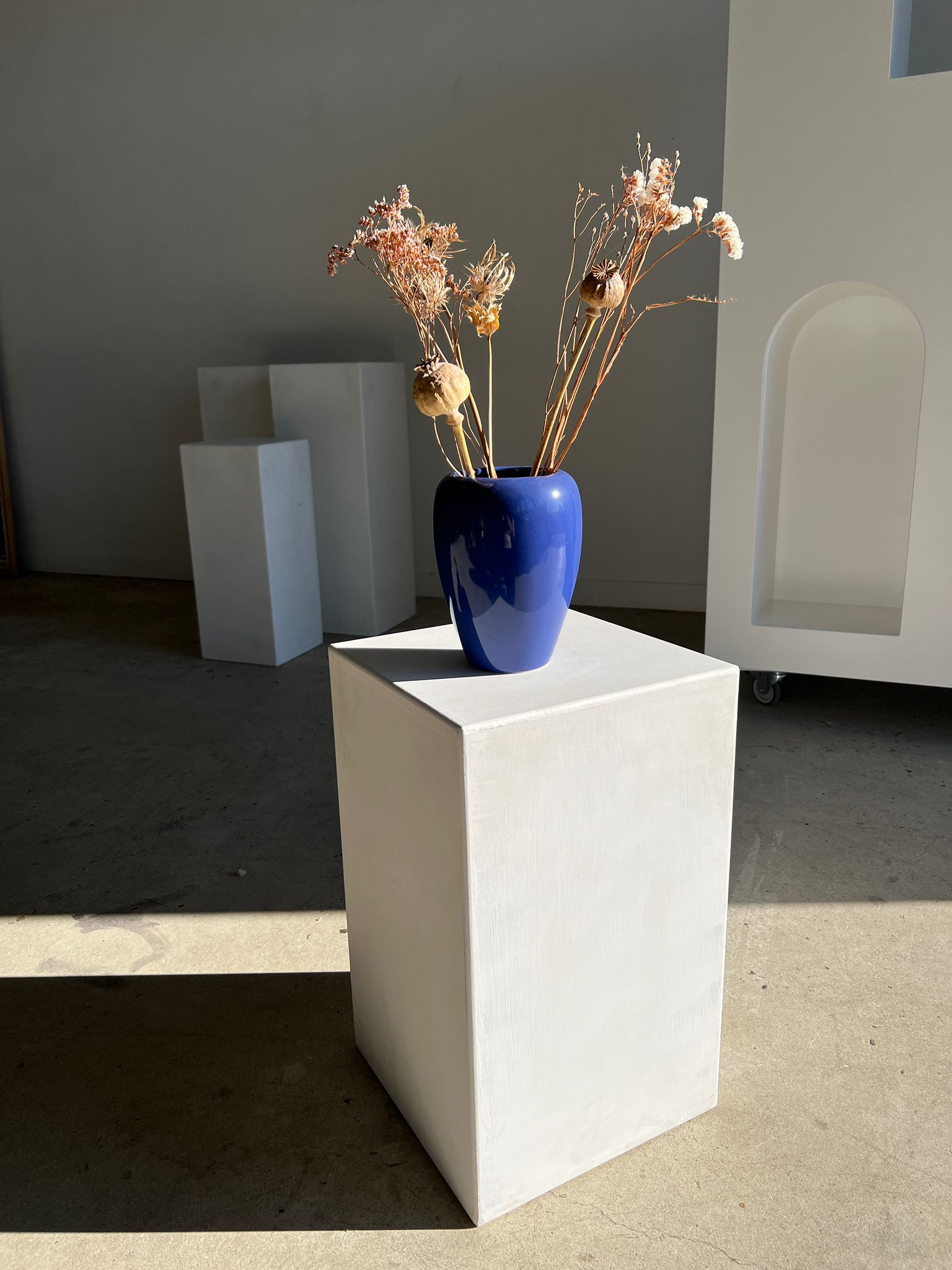 Modern vase oblong dark blue / dark purple H:19cm