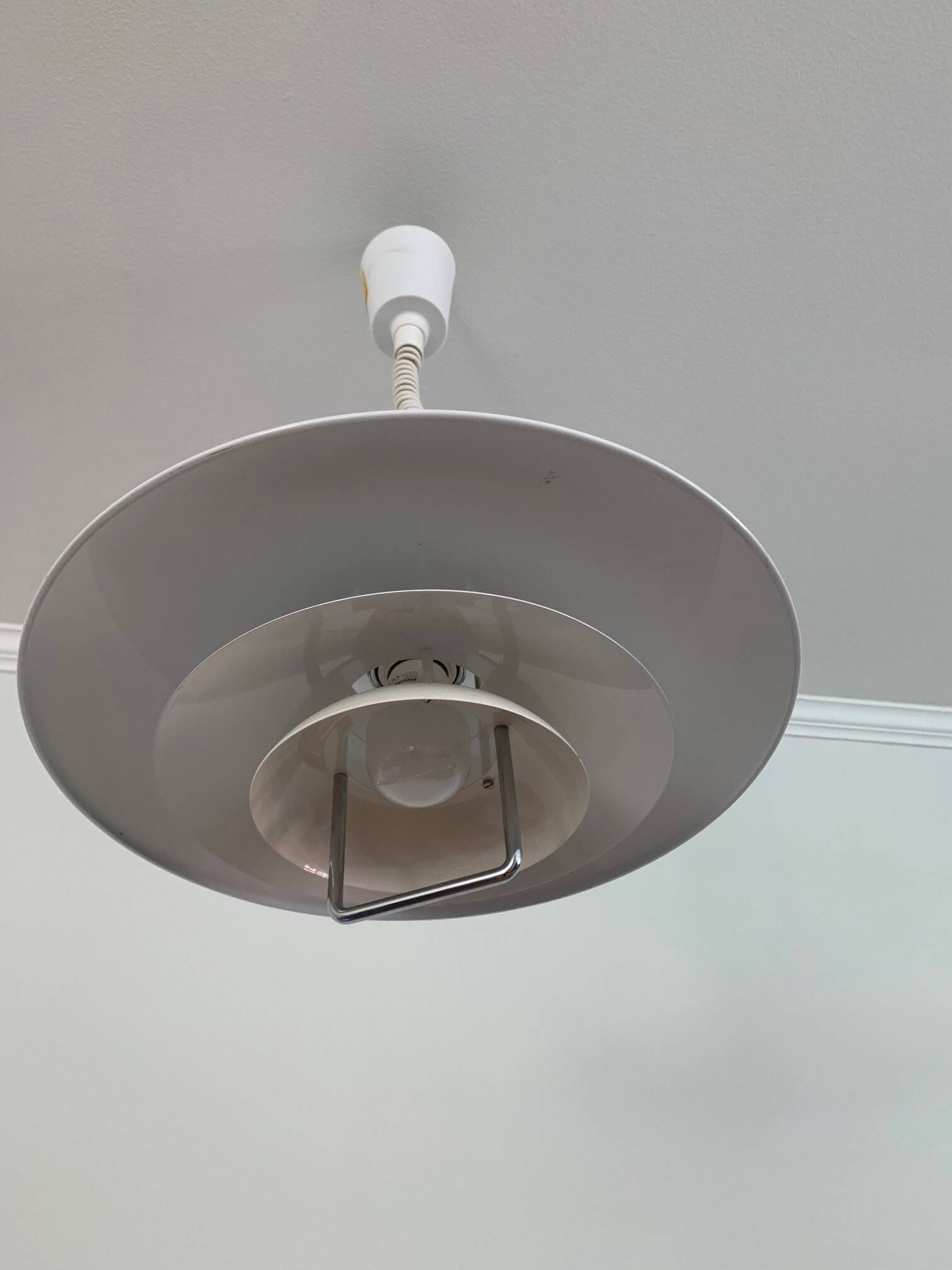 Suspension extensible métal blanc laqué, suède années 70/80