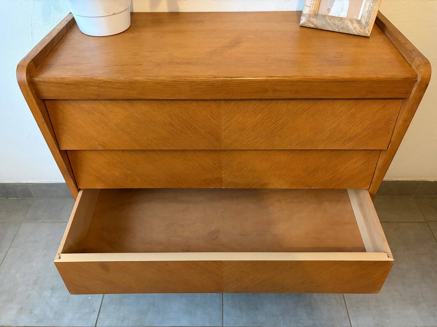 Très belle commode vintage scandinave