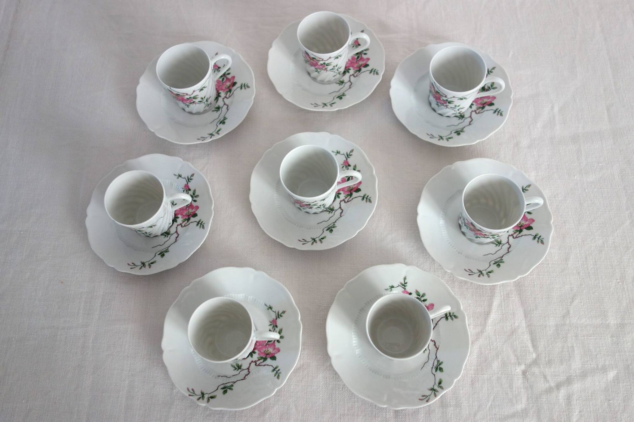 8 tasses à café modèle églantine, Haviland Limoges vintage