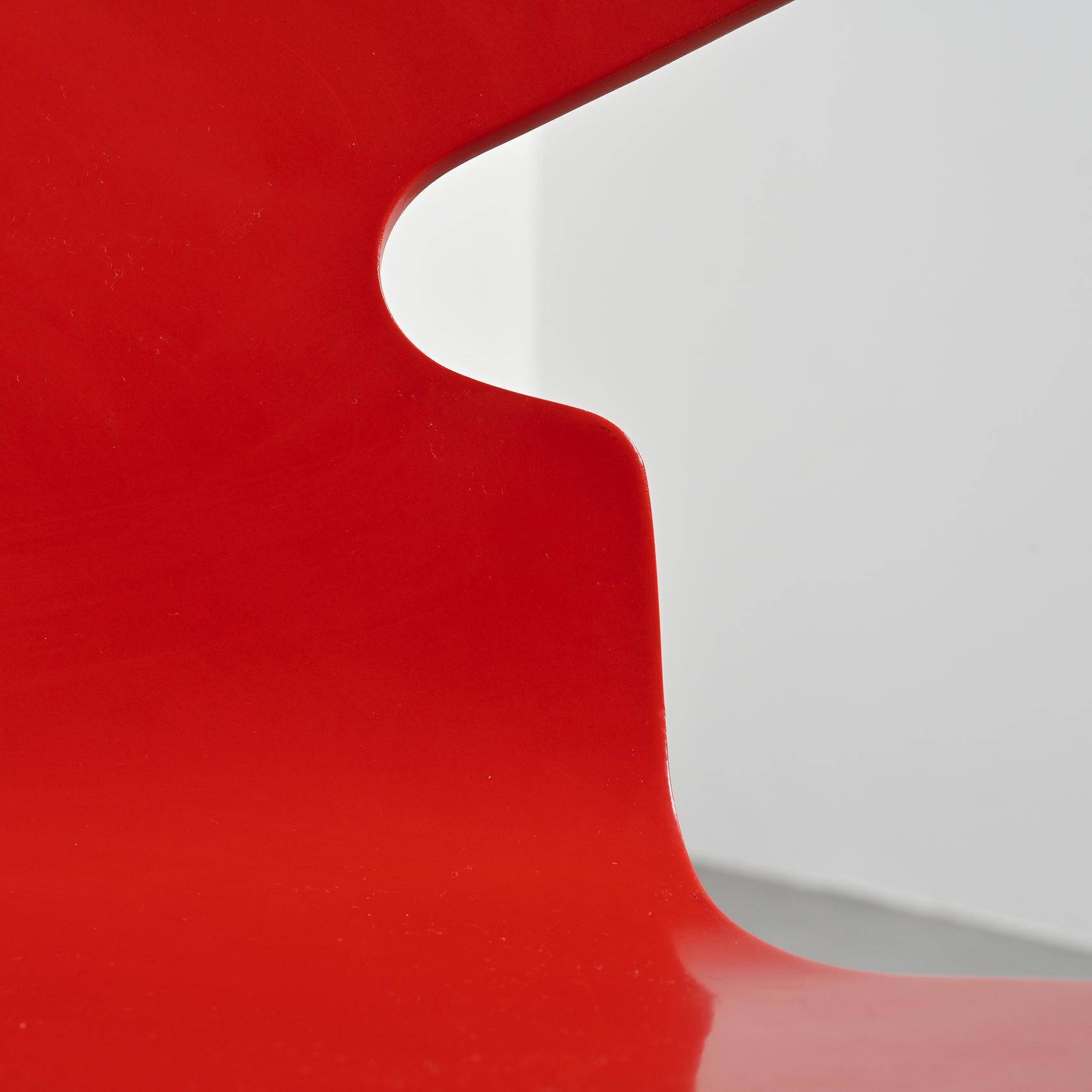 Ensemble de trois chaises "Fourmi", Arne Jacobsen, 1974