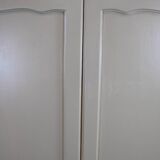 Armoire parisienne blanche avec penderie et étagères – France, années 1930