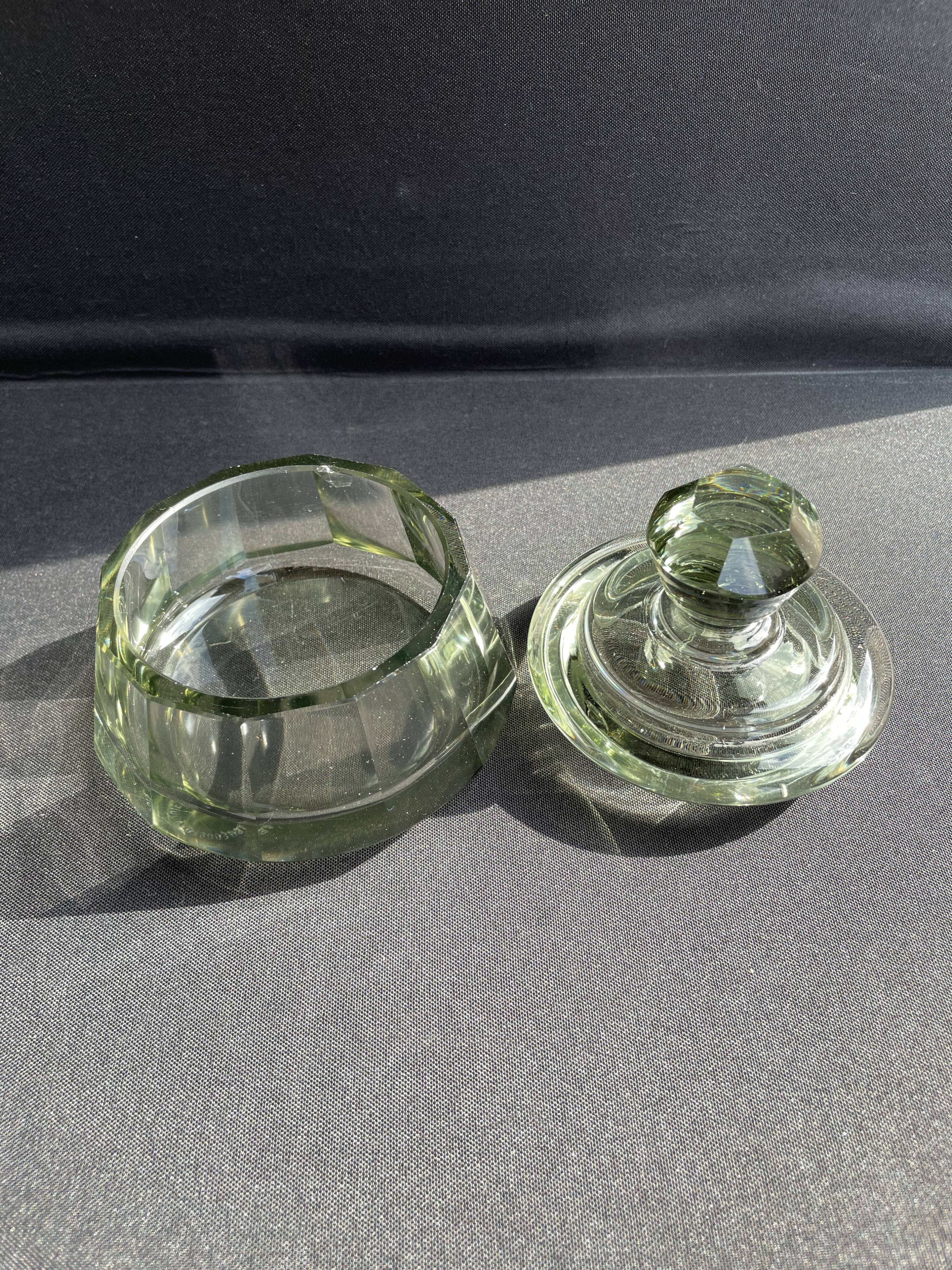 Powder magazine or candy maker made of cut crystal