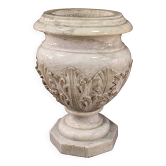 Great 19th century Italian marble vase