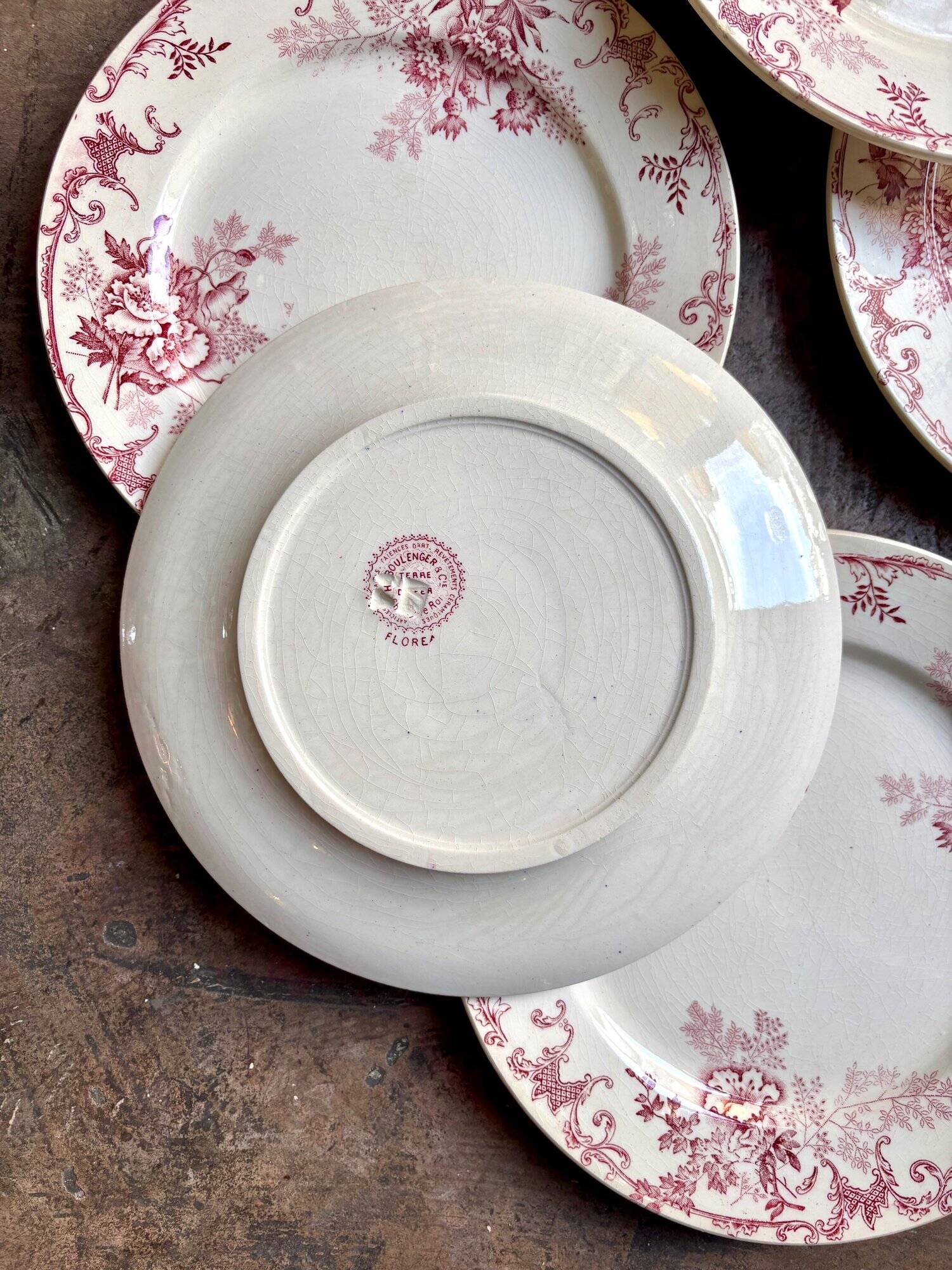 6 Boulenger & Cie flat plates in ecru and pink enamelled ironstone,