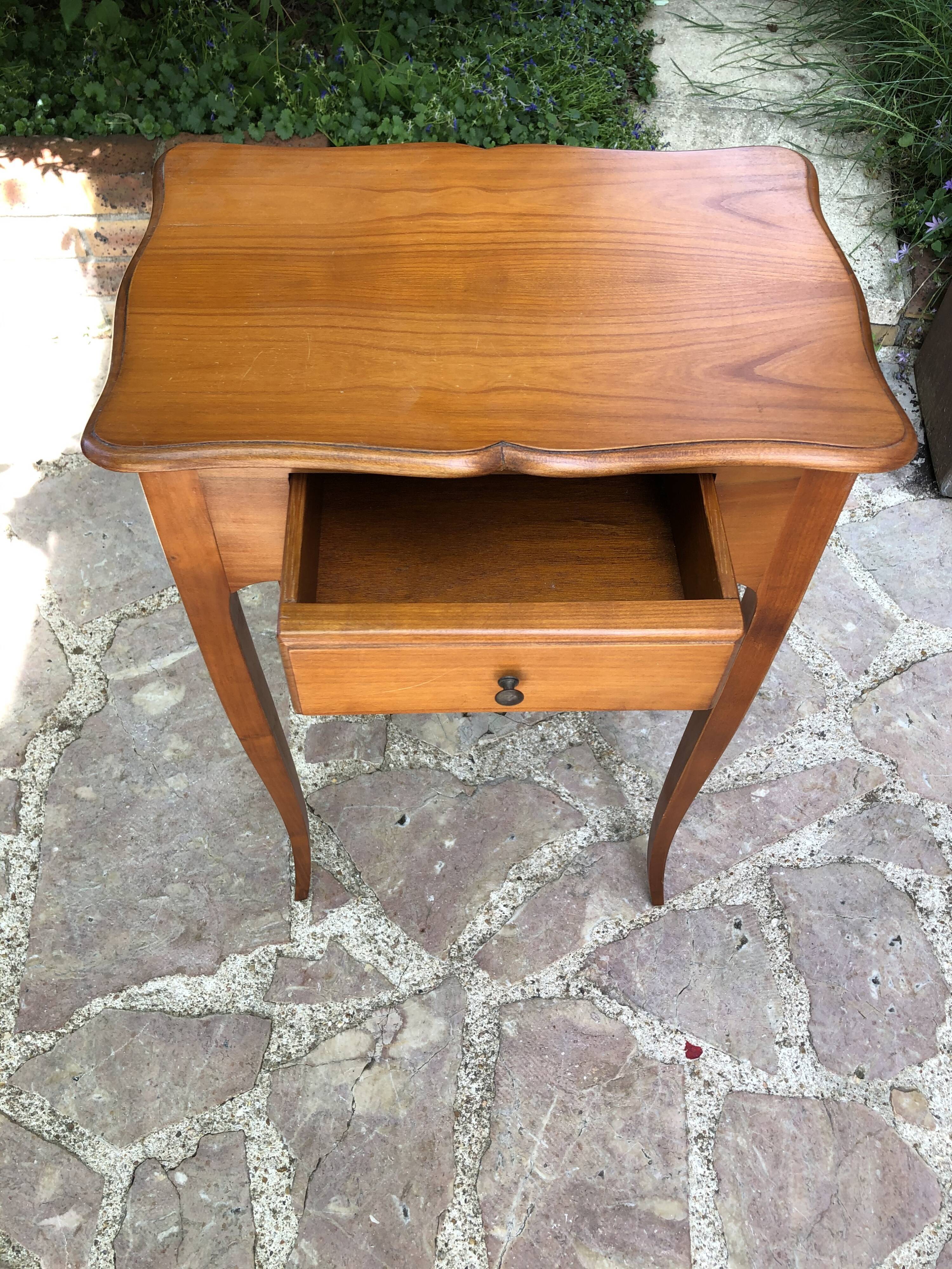 Paire de tables de chevet