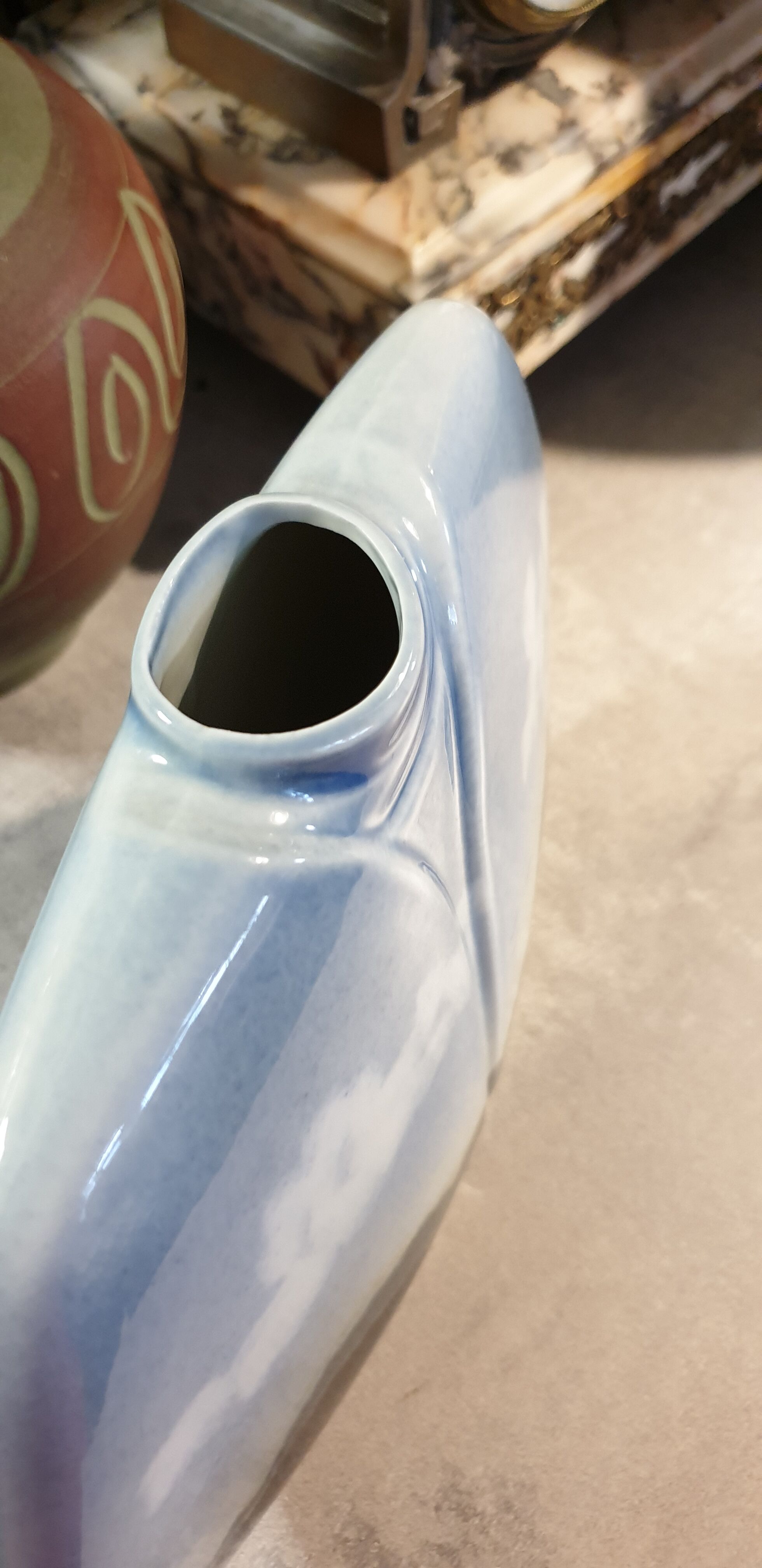 Ceramics claire debril virebent vases porcelain ceramic sculpture design mohy garotte.  vase art