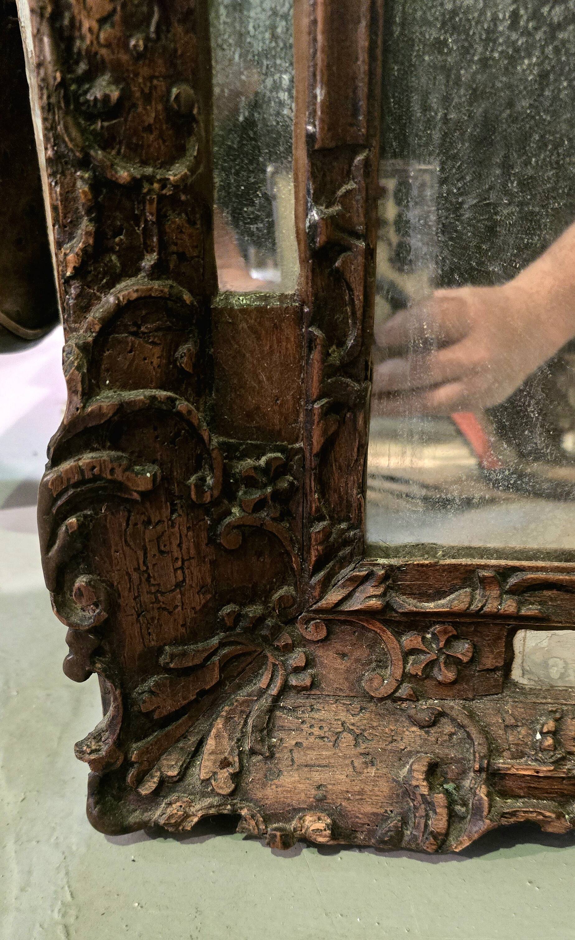18th-century period mirror in carved wood, Louis XV style