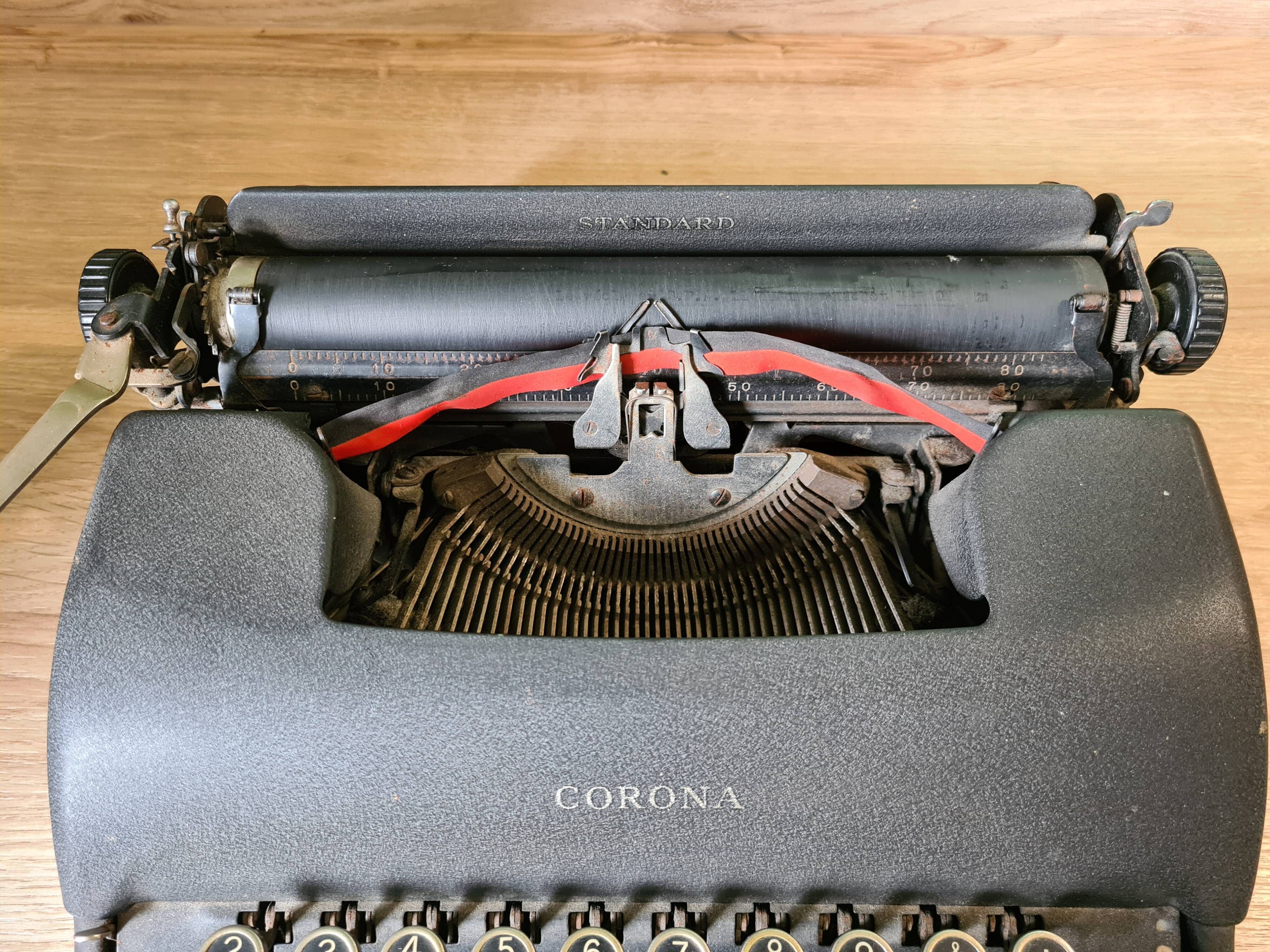 Charming and rare standard corona typewriter 1940s