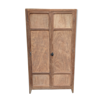 Armoire parisienne