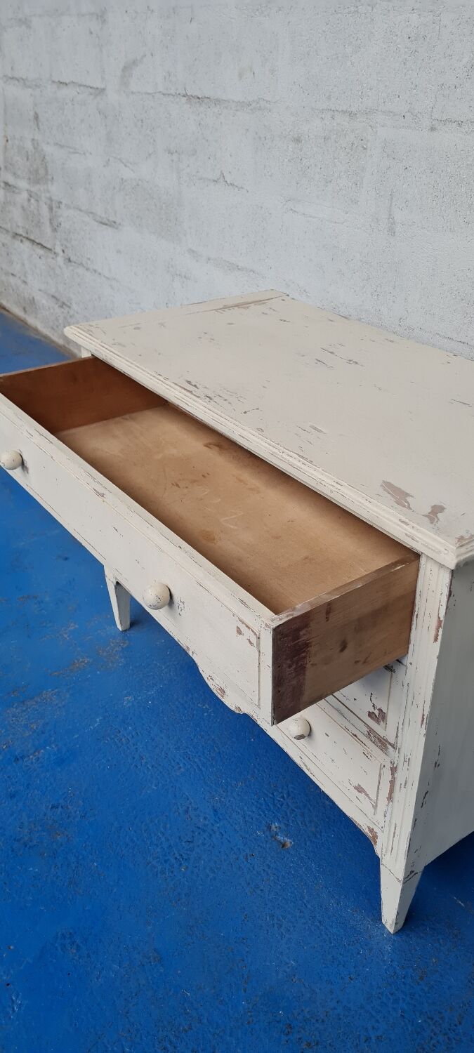Vintage patina chest of drawers