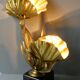 Lampe fleurs en métal doré