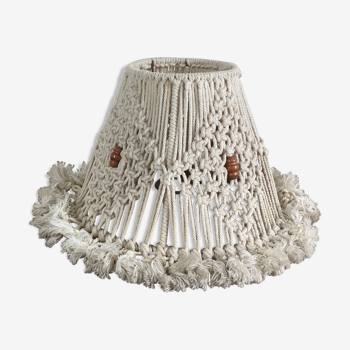 Macramé lampshade and wooden beads