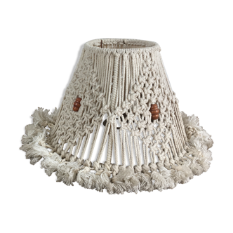 Macramé lampshade and wooden beads