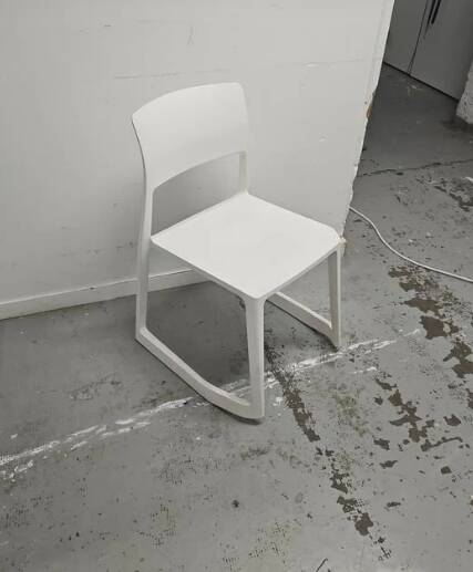 Vitra cafeteria chair - Stackable model, sled base