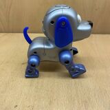 Chien gris & bleu