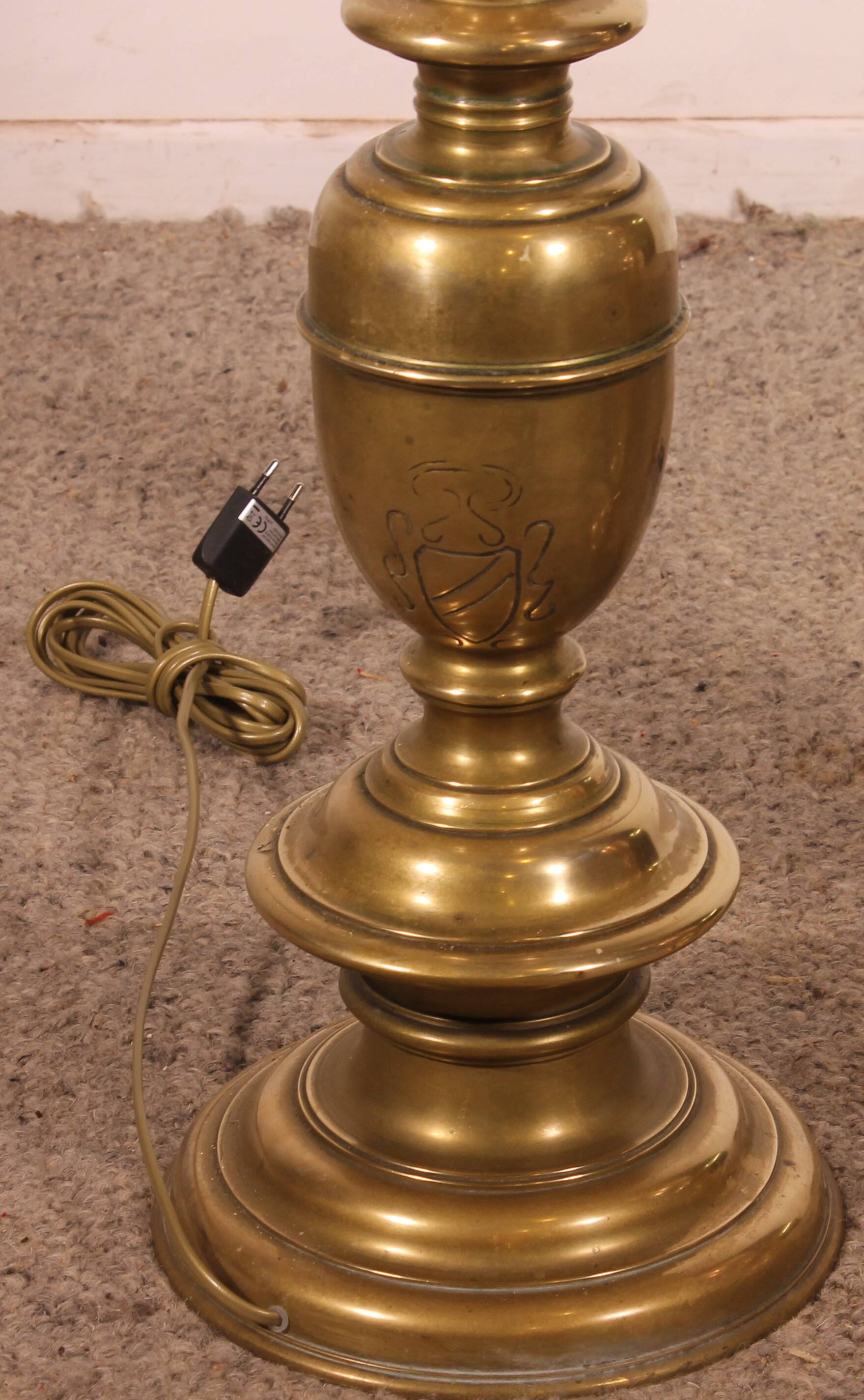paire de Lampadaires italien Pique Cierge Style renaissance En Bronze