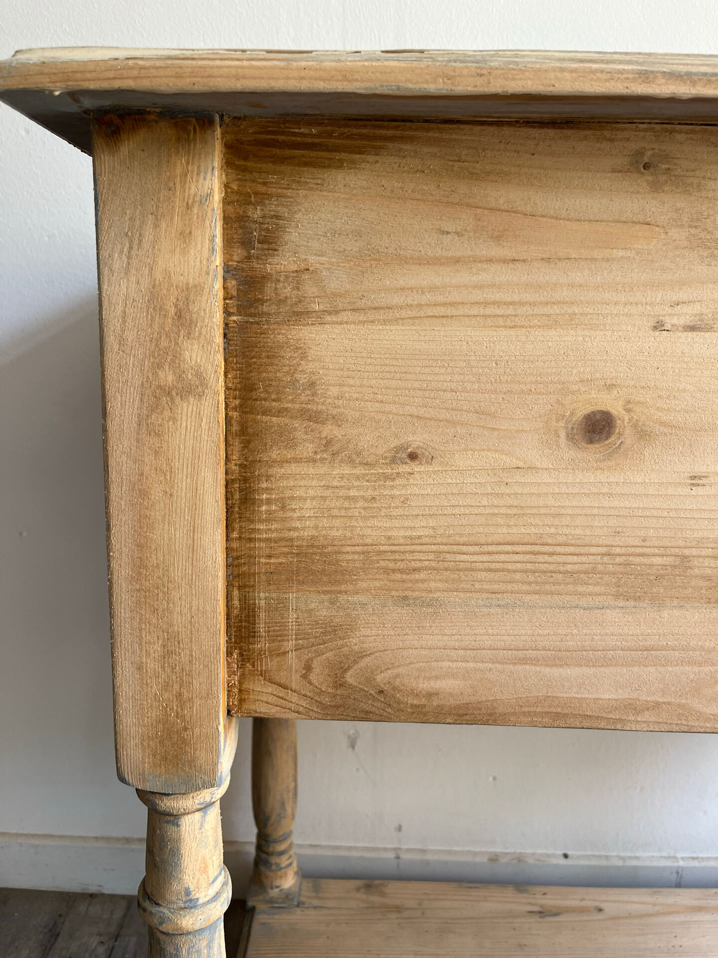 Petite console