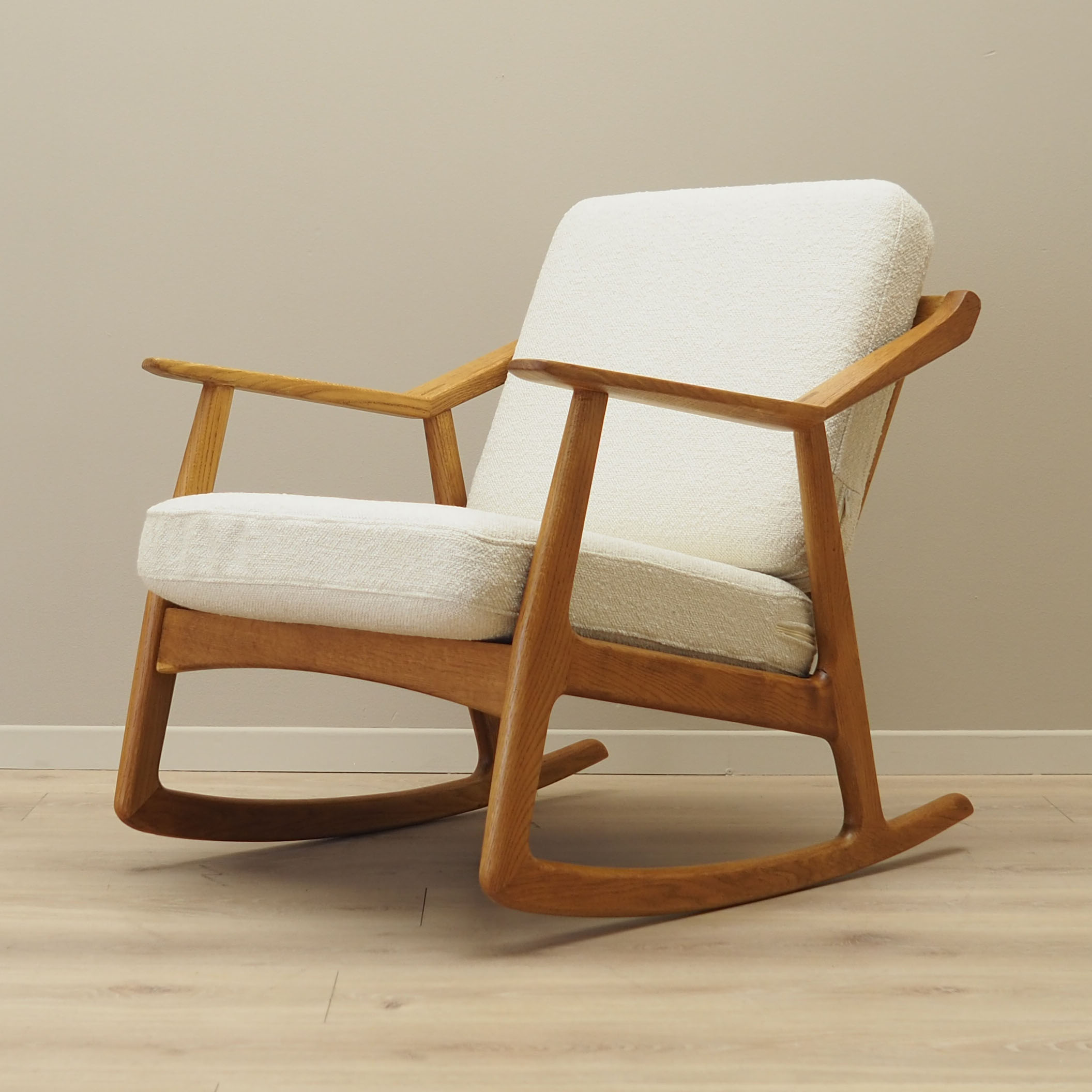 Fauteuil à bascule en chêne, design danois, années 1960, designer: H. Brockmann Petersen, production: Randers Møbelf