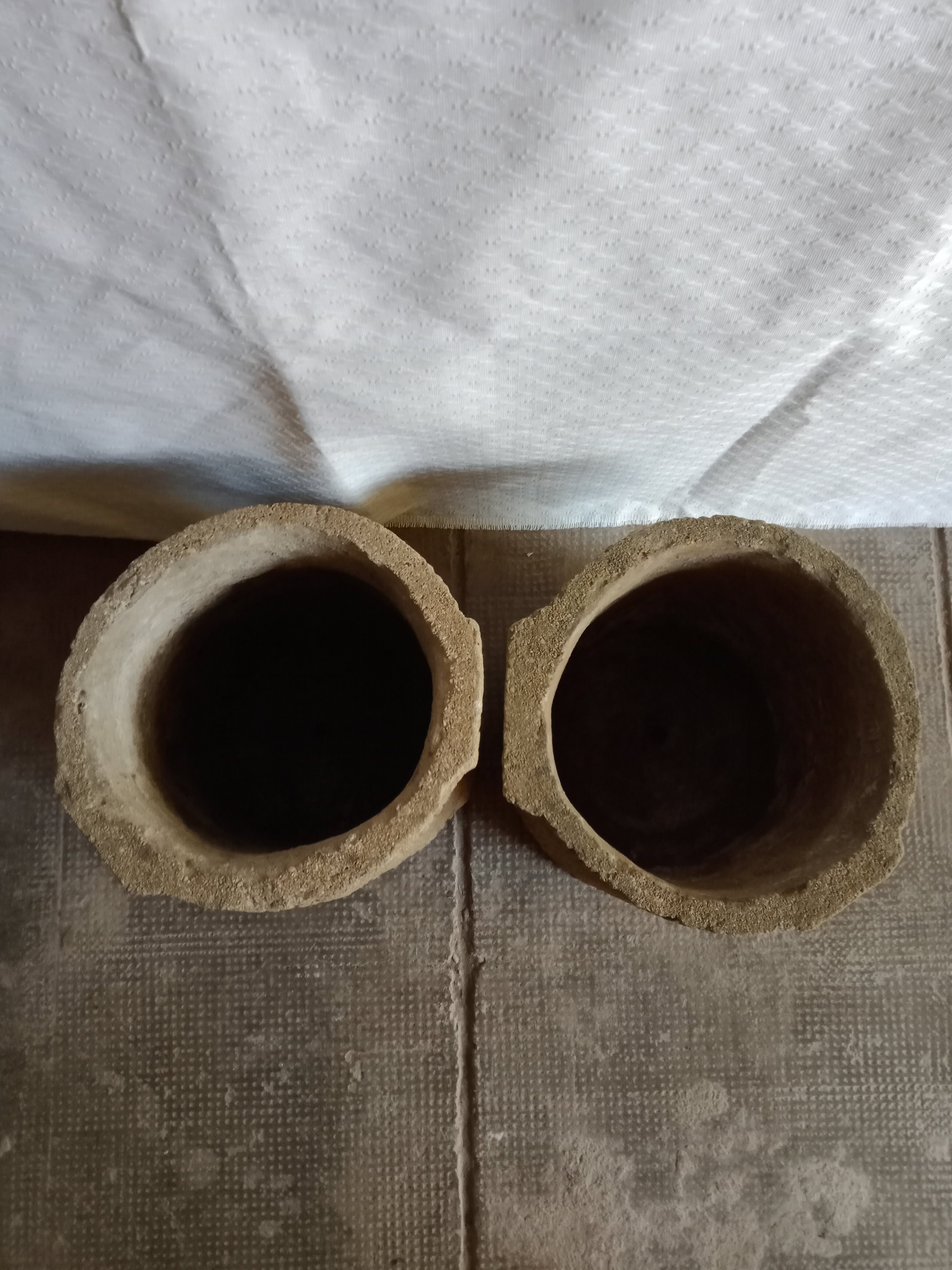 Trunk-shaped flower pots