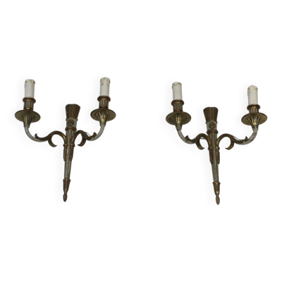 Paire d'appliques de style Louis XVI en bronze et patine blanc cassé