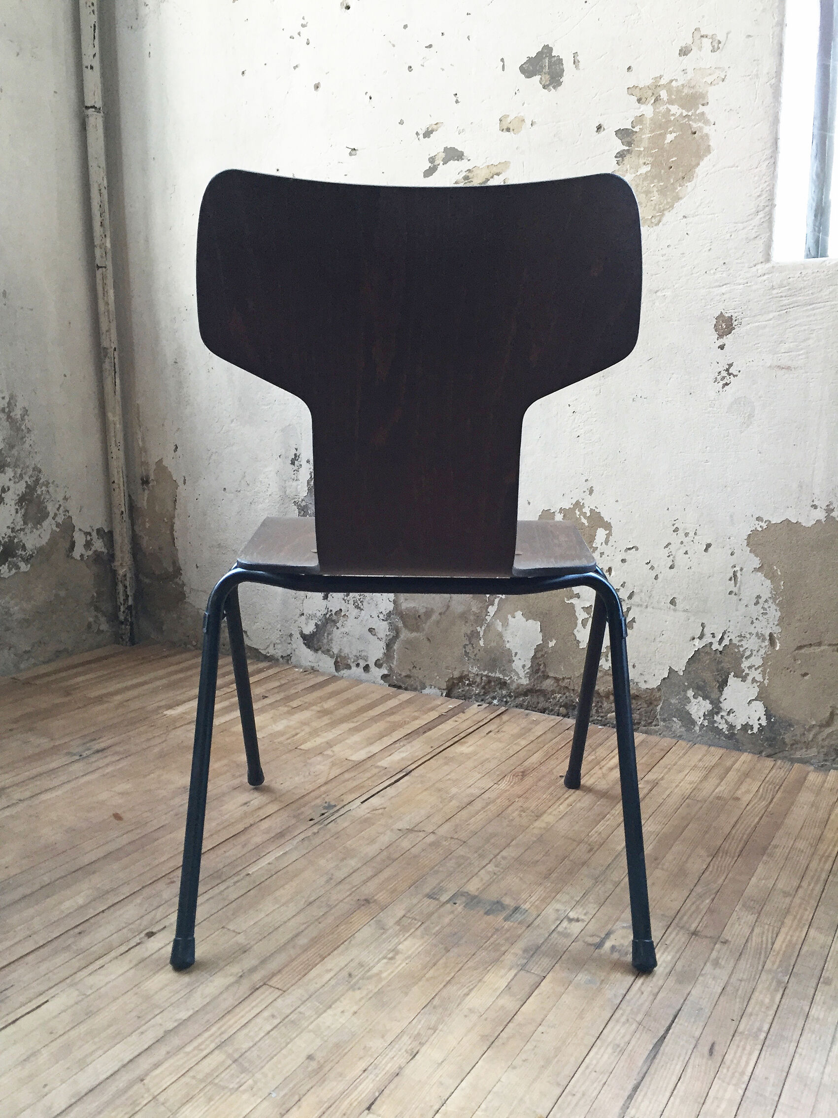 Set de 6 chaises "Marteau" acajou thermomoulé