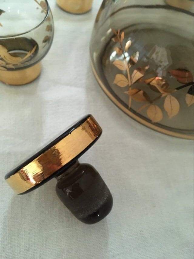 Art Deco liquor service.