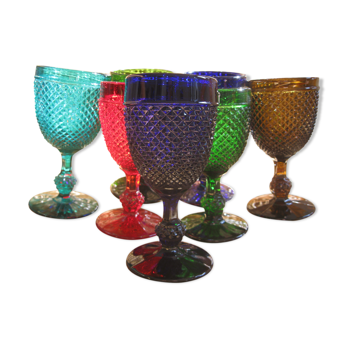Ensemble de 7 verres de couleur à pointe de diamants