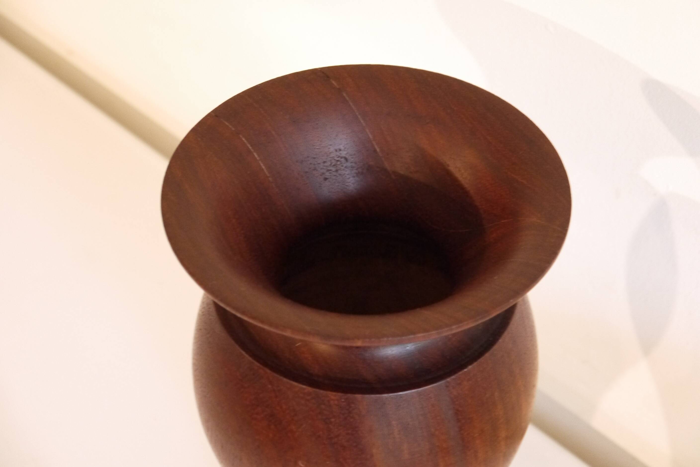 Vase scandinave en teck 1960