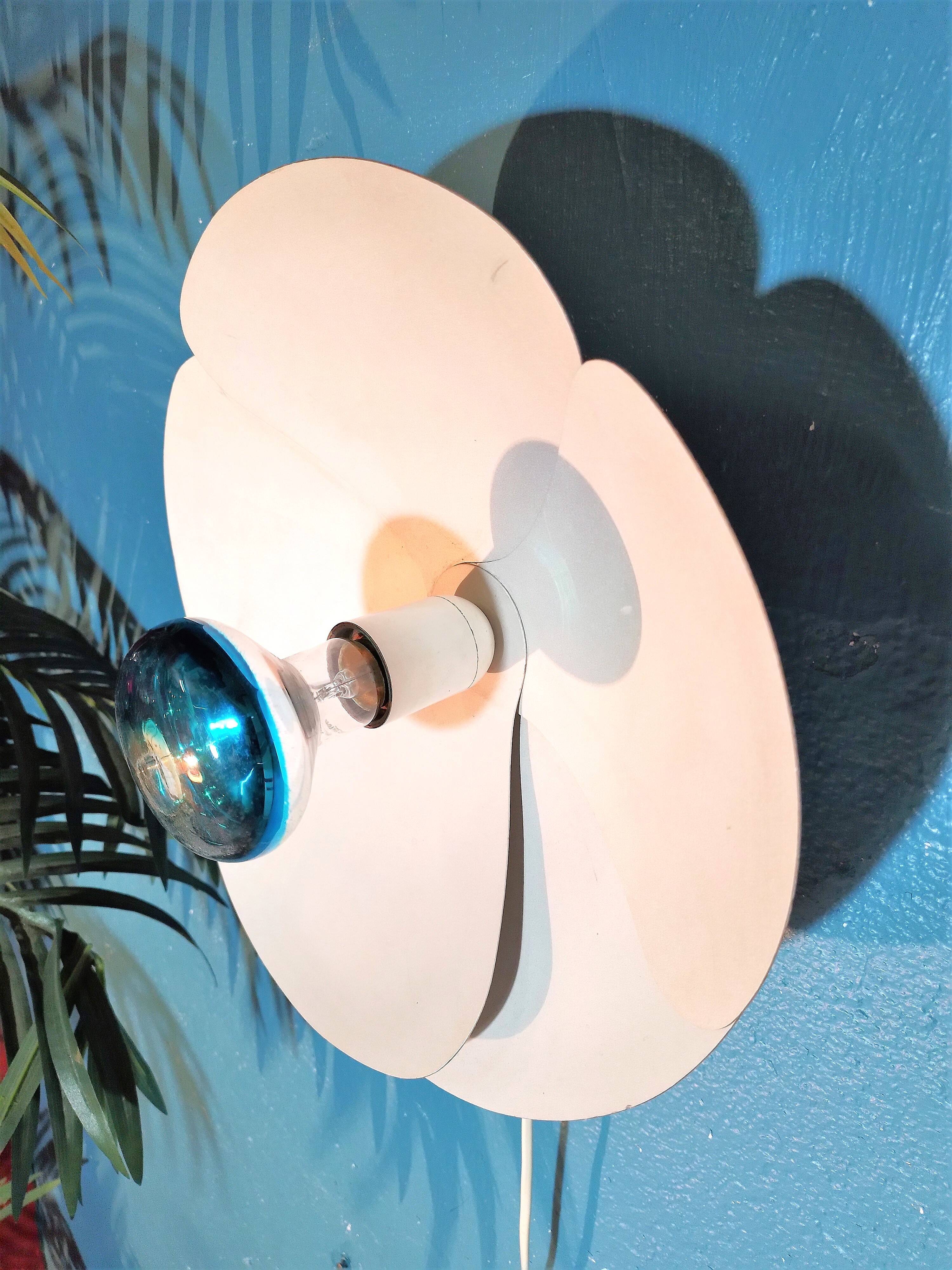 "Flower" wall light Mourgue 1960s