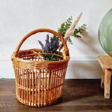 Wicker basket with compartments