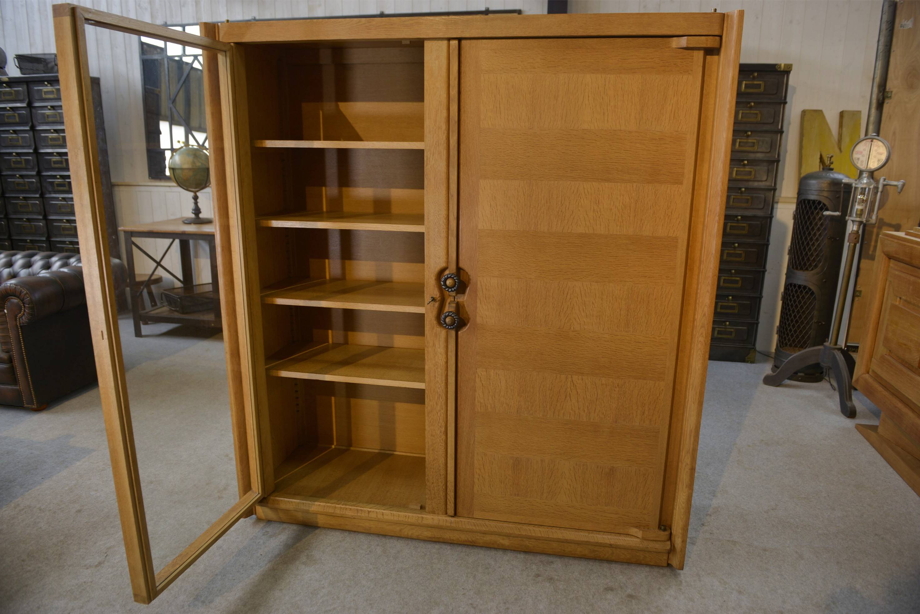 Display cabinet by Guillerme et Chambron and Danikowski for Your Home