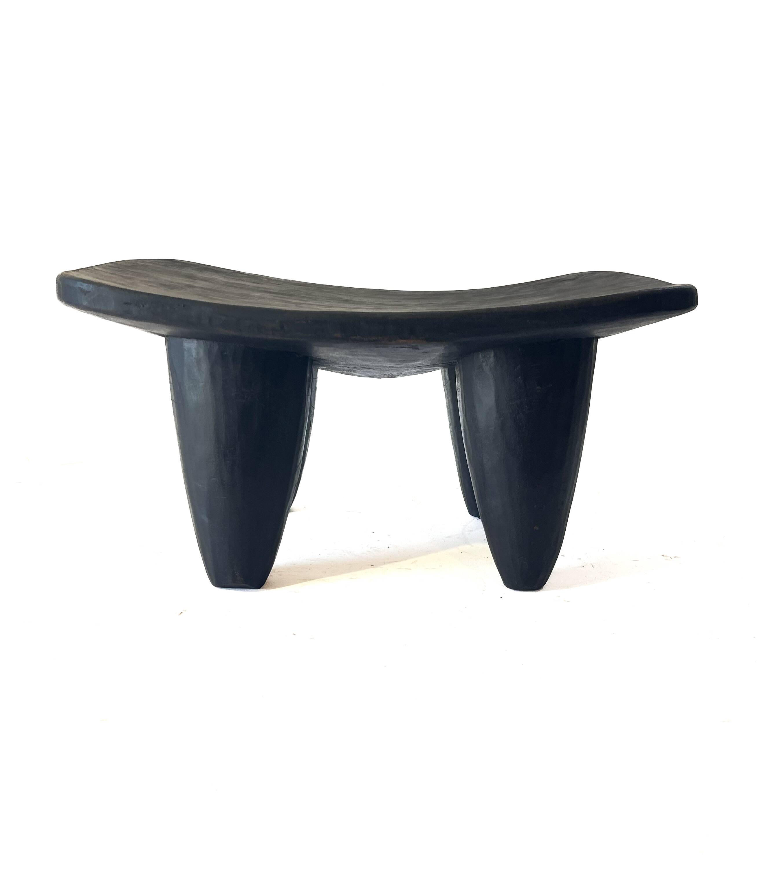 Tabouret Senoufo en bois noir, Côte d'Ivoire
