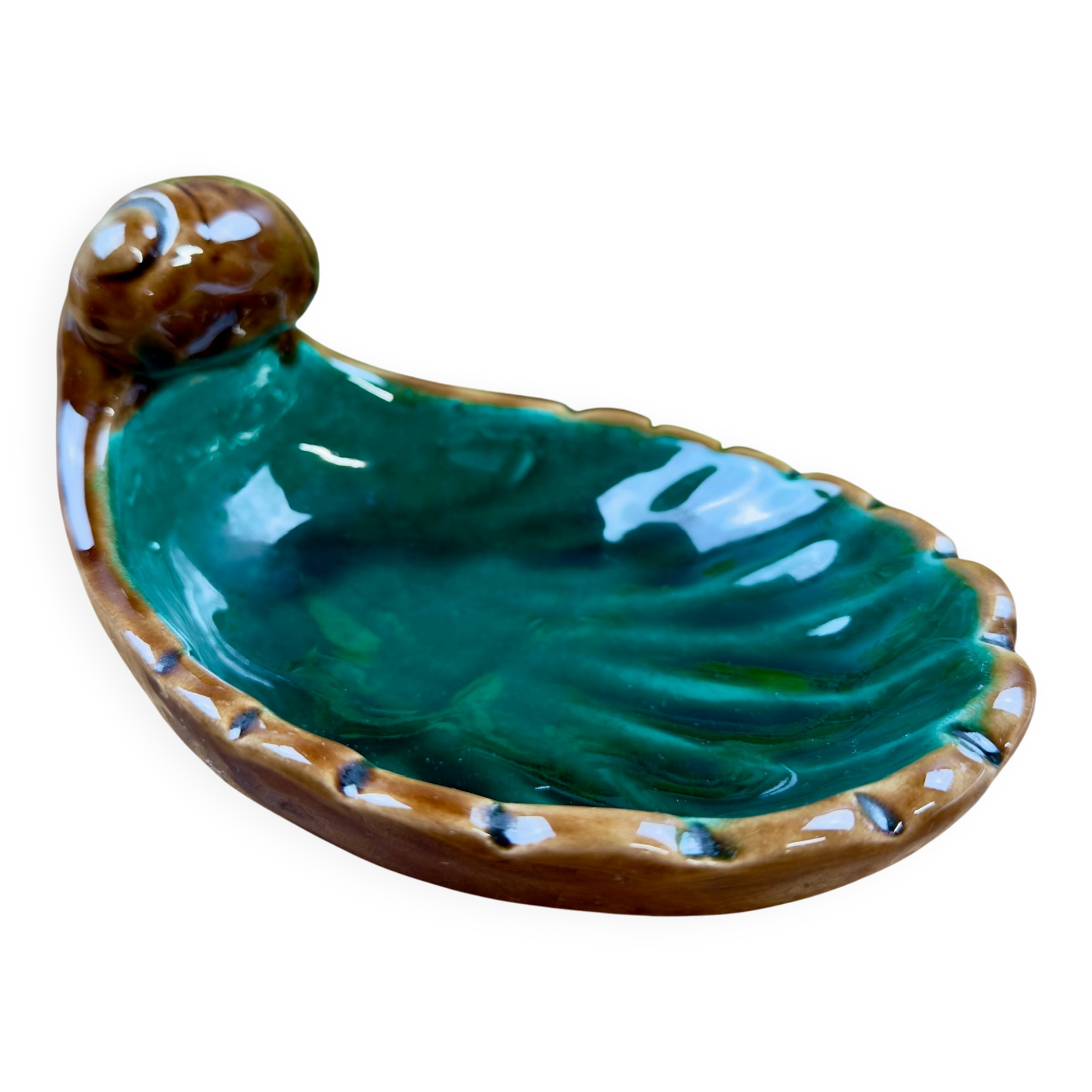 Decorative ceramic catchall in leaf shape – vintage