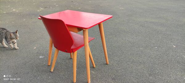 Ensemble bureau & chaise vintage pour enfant