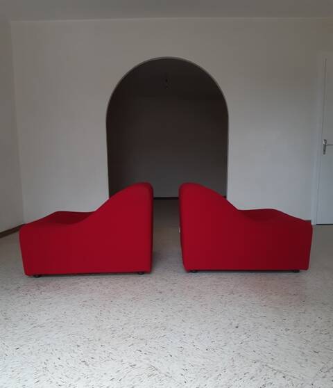Pair of swivel chromatic lounge chairs by Kwok Hoi Chan, Steiner