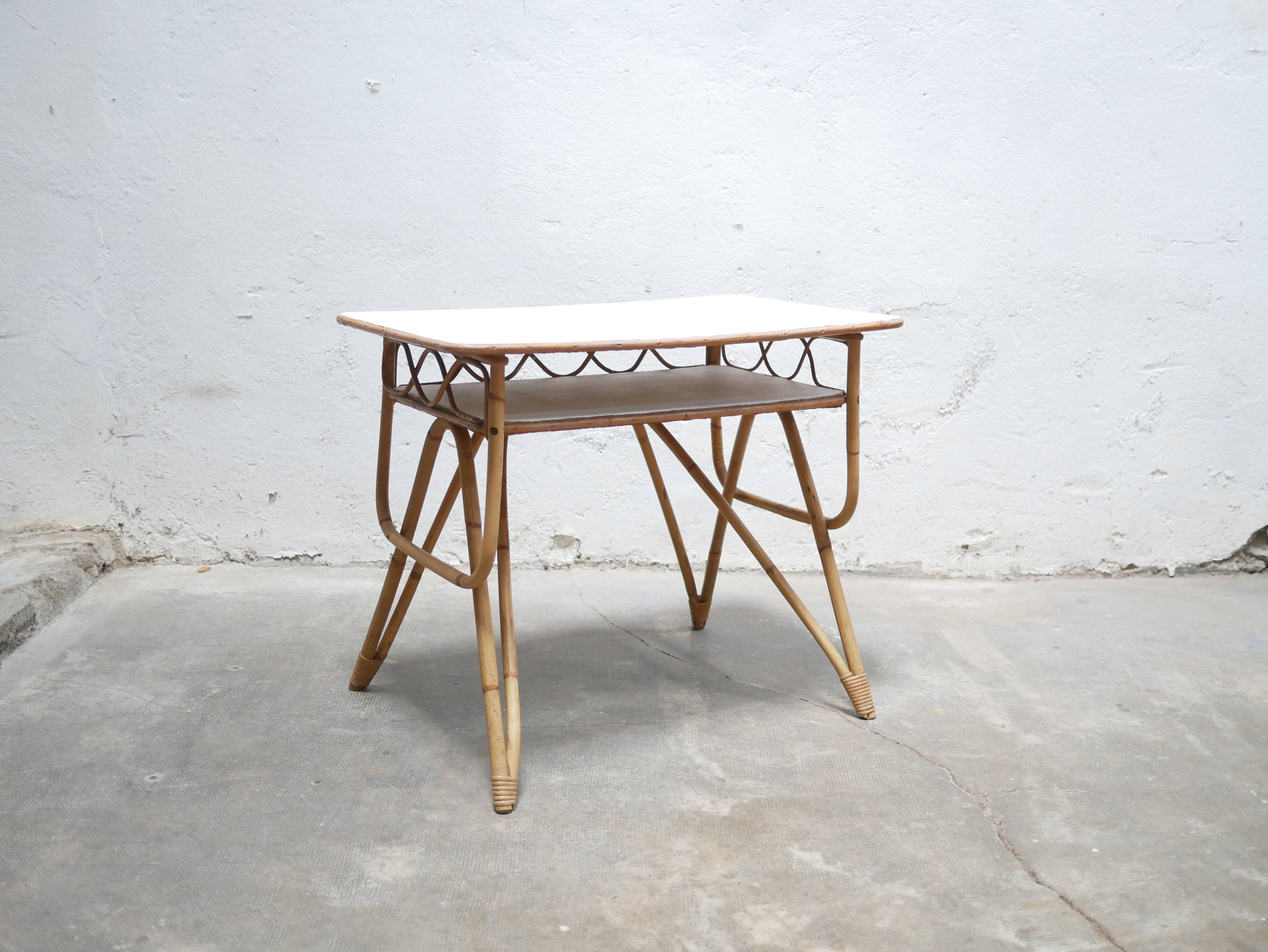 Bureau vintage en rotin