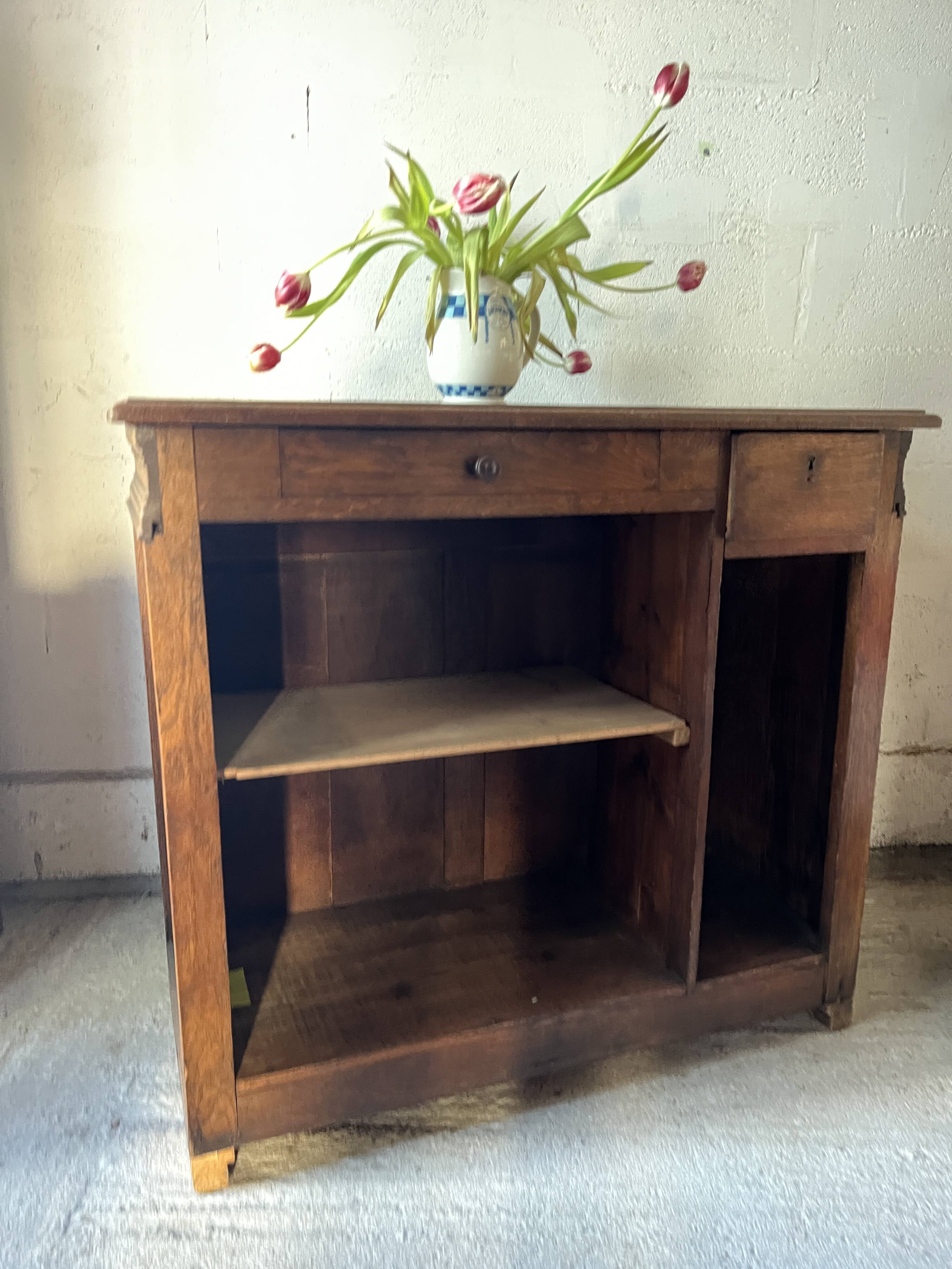 Oak counter