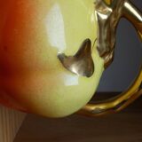 Apple-shaped liquor decanter