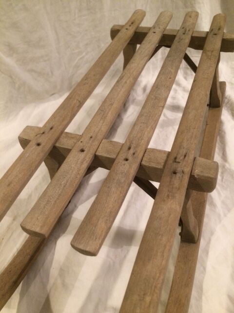 Luge vintage en bois une personne