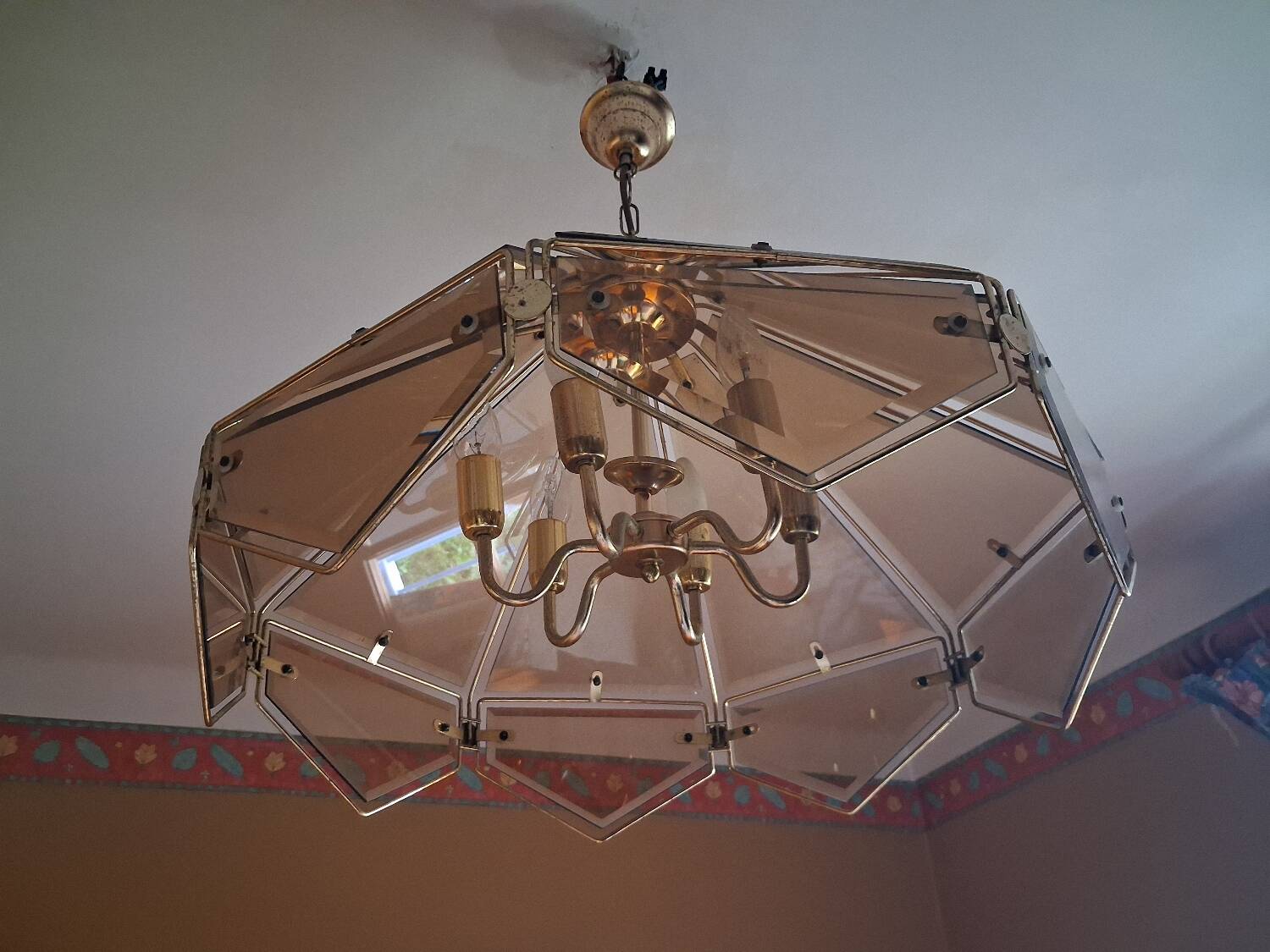Grand vintage chandelier