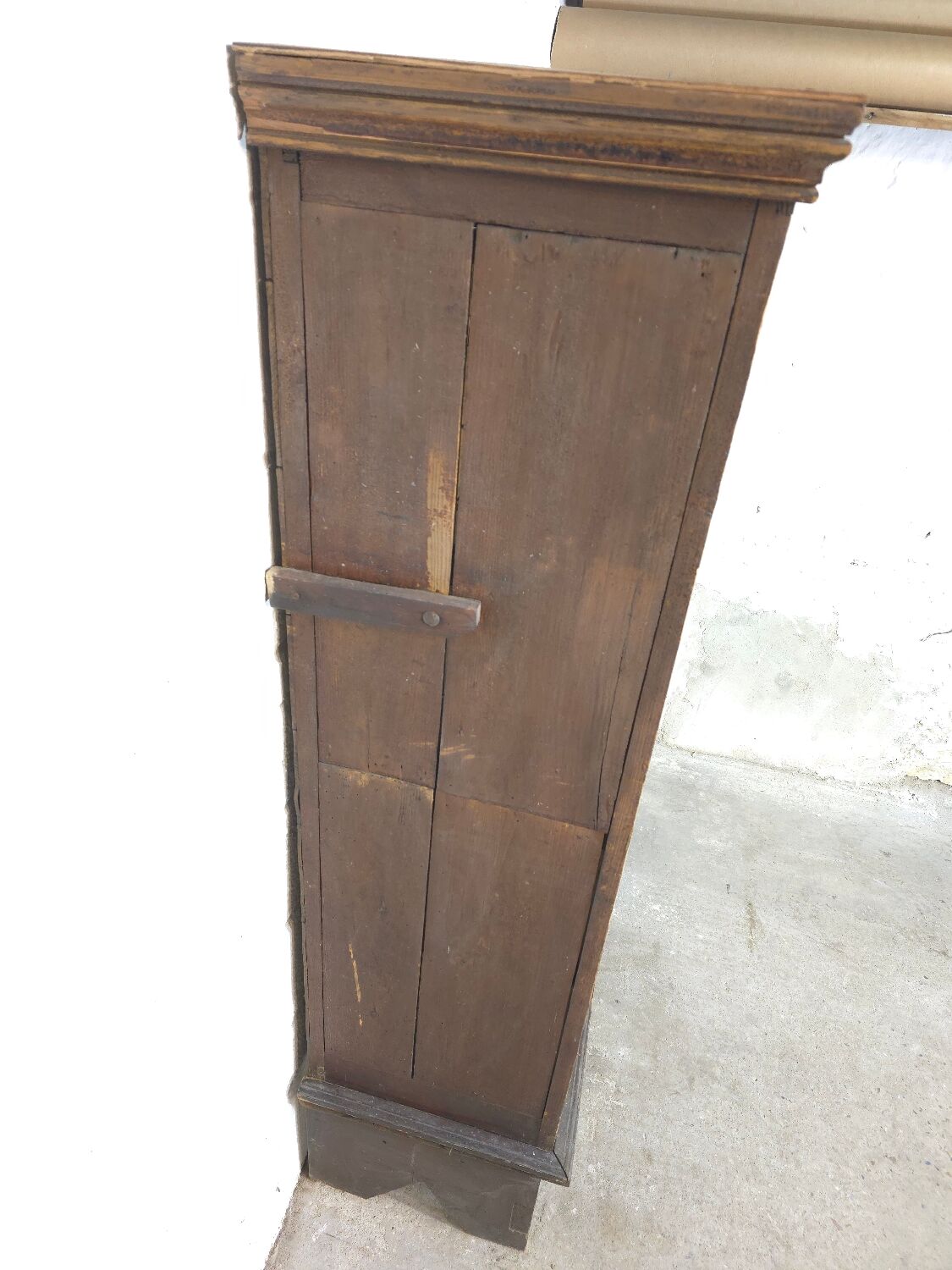 Antique freestanding shelf