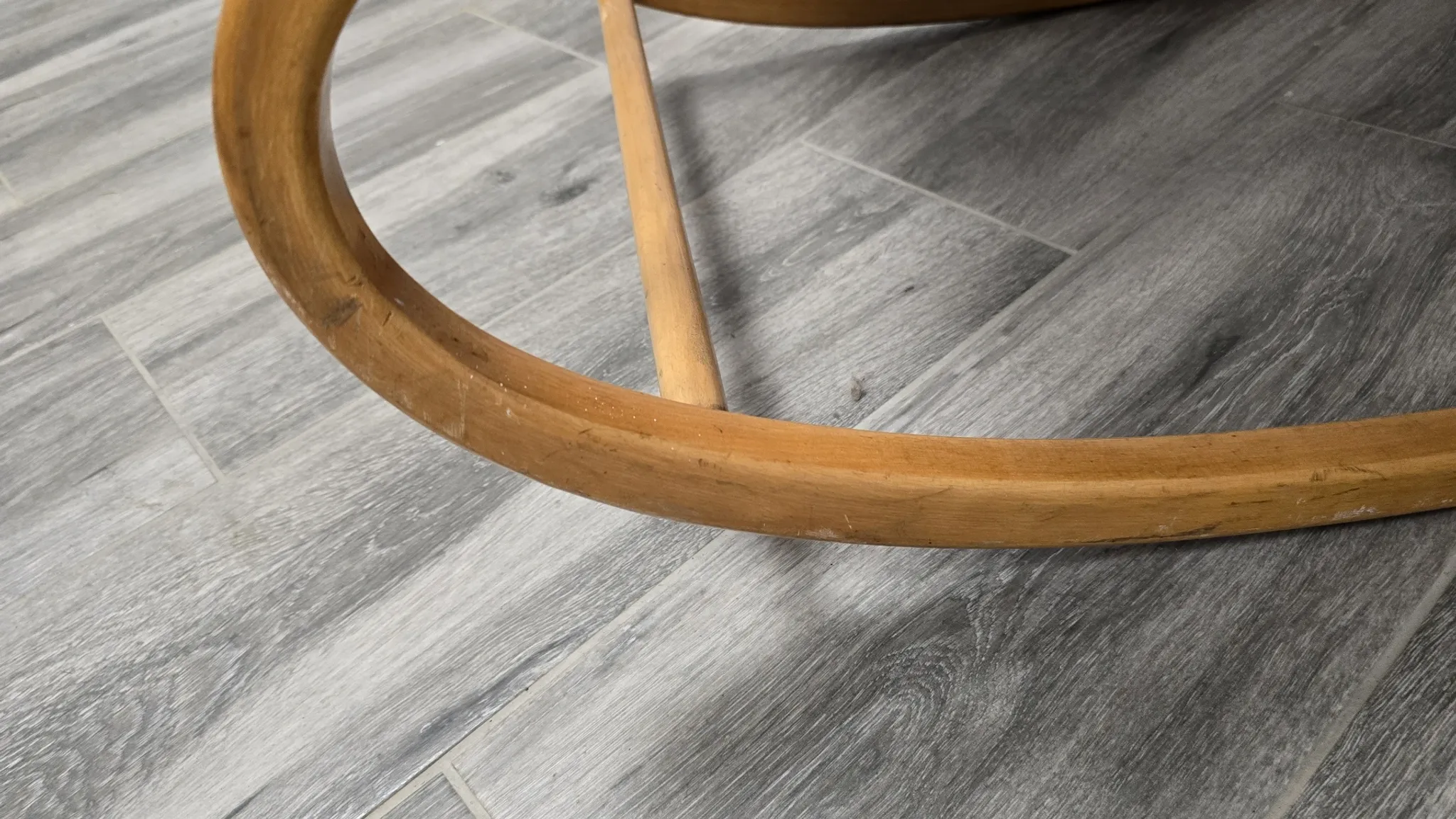 Chaise berçante de Ton