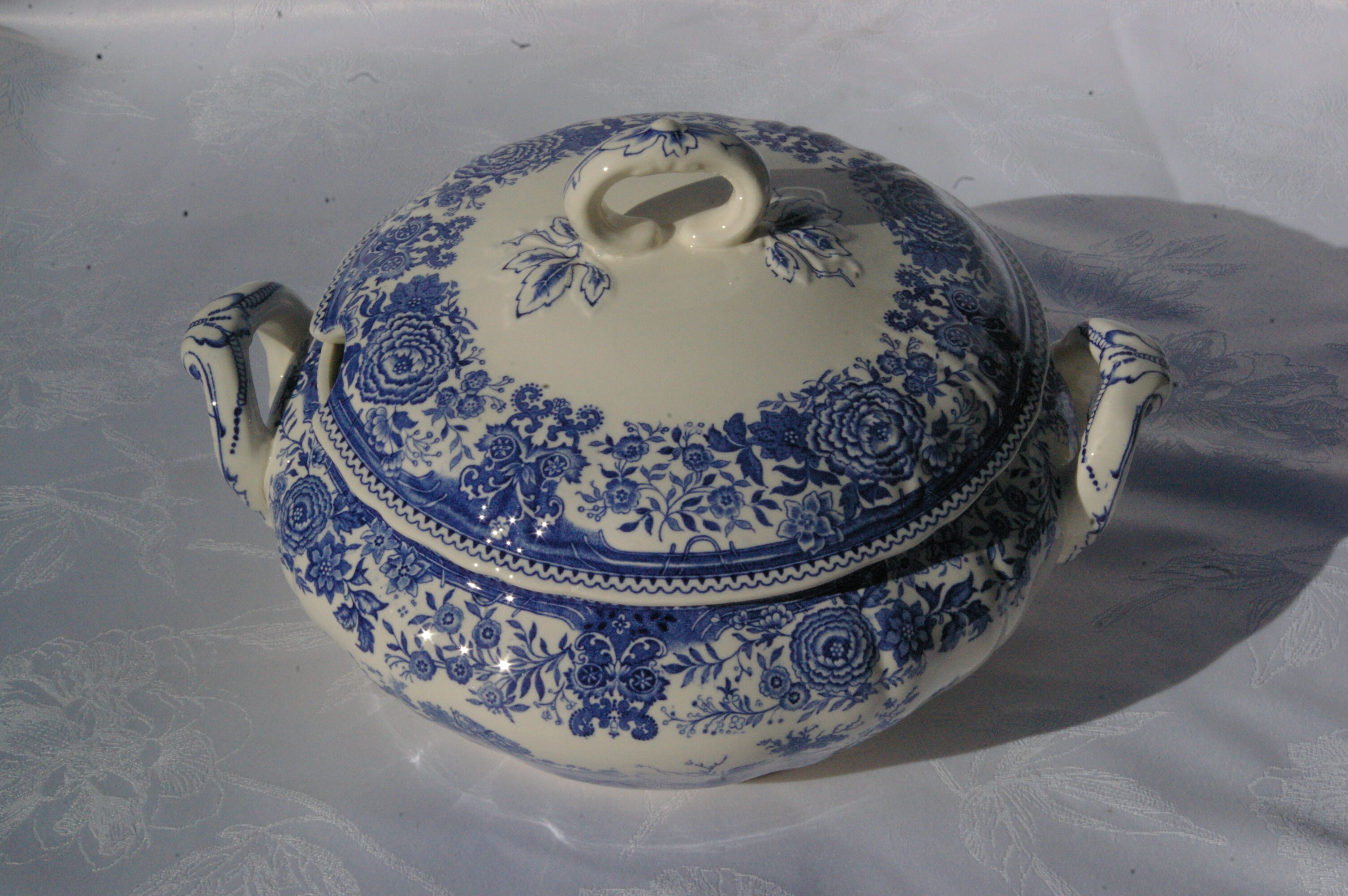 Soup pot in earthenware Villeroy & Boch model Blue Burgenland - Perfect condition