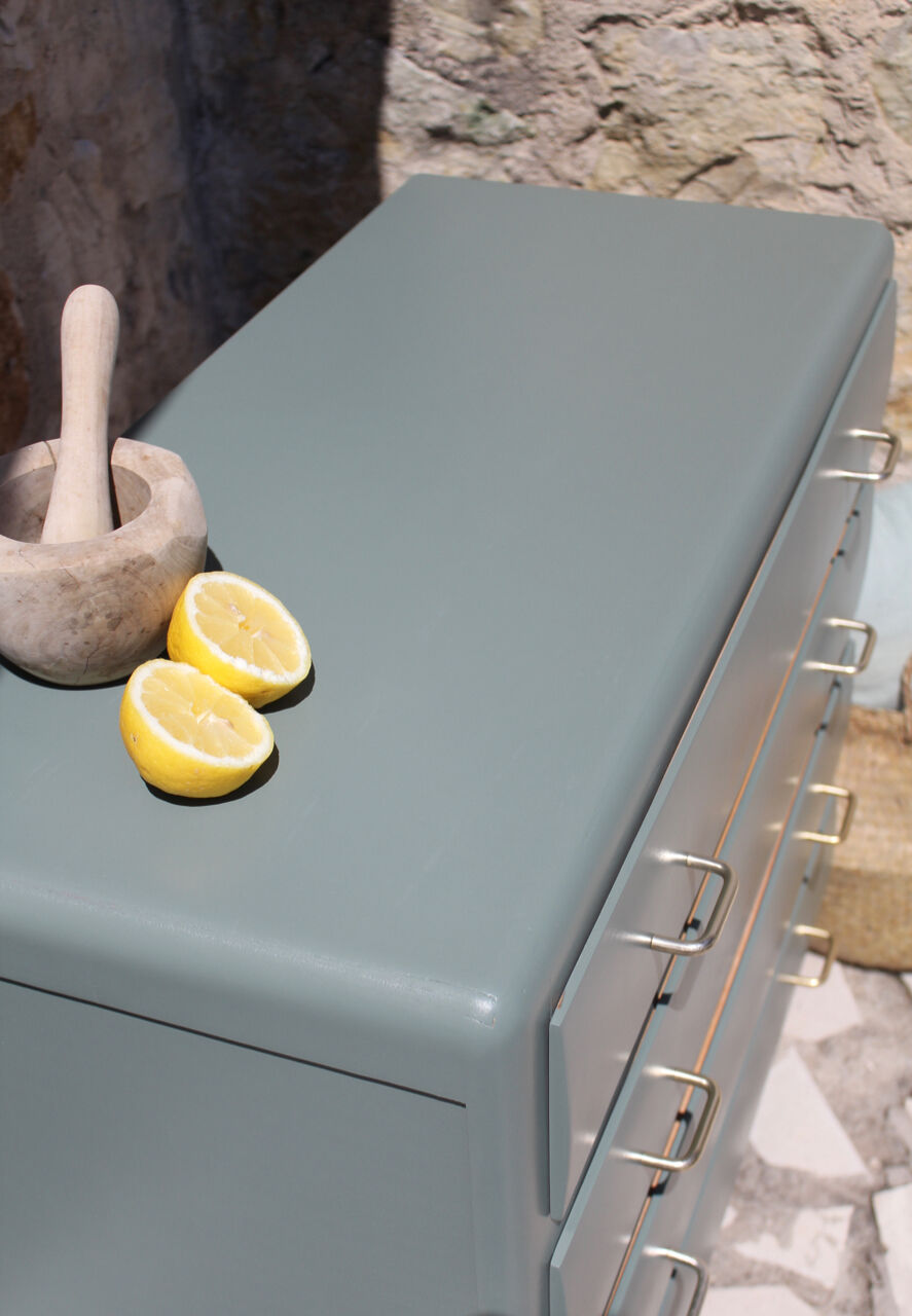 Dresser feet vintage compass