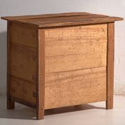 Meuble bas ancien en bois de pin – Europe centrale, vers 1870