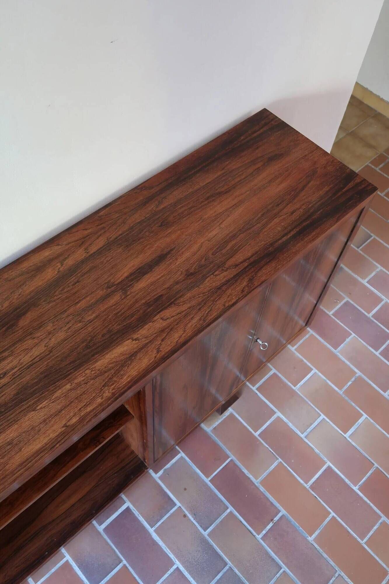 Large rosewood sideboard, 2 doors and central niche.