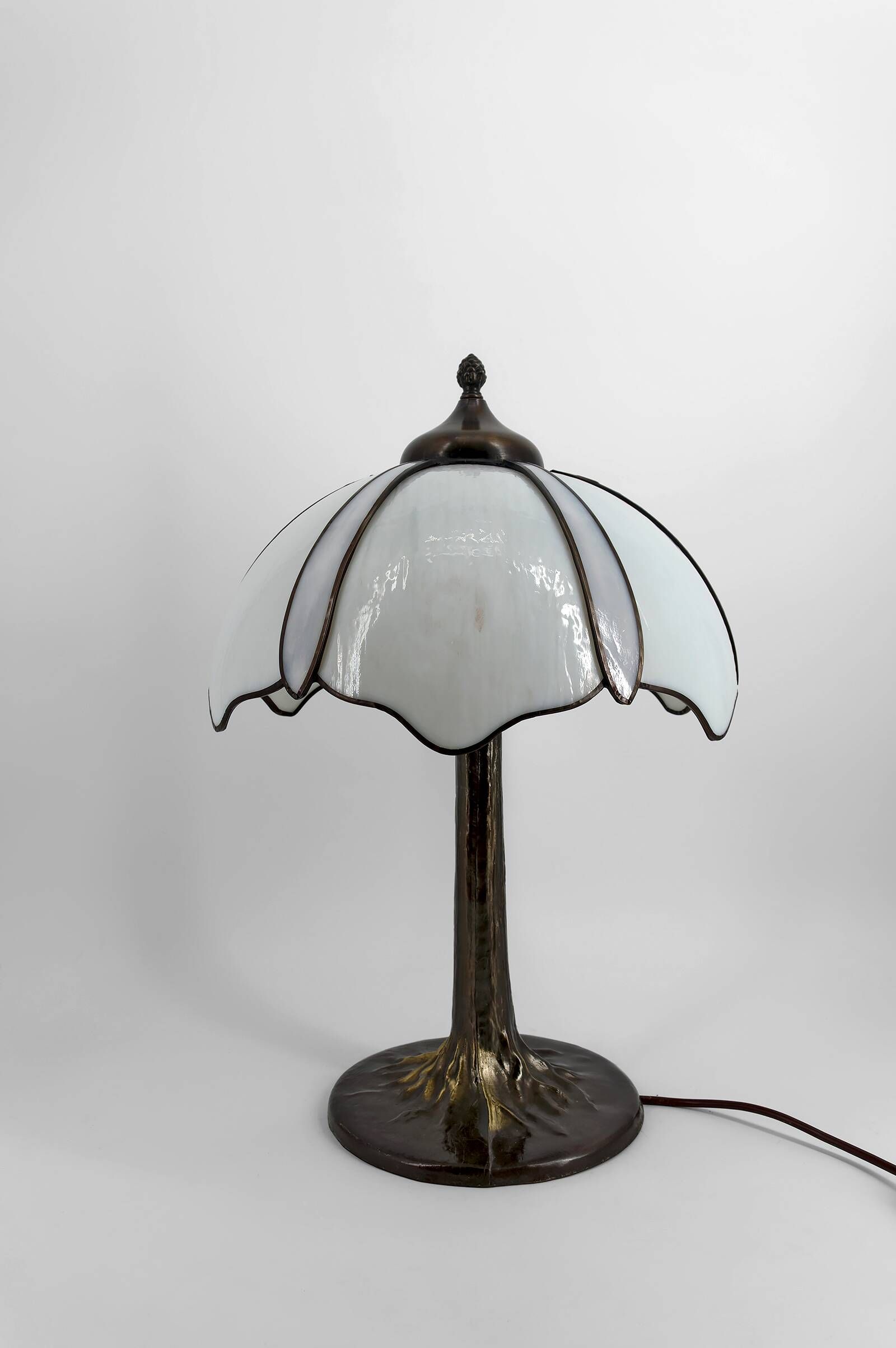 Tiffany-style table lamp – circa 1980