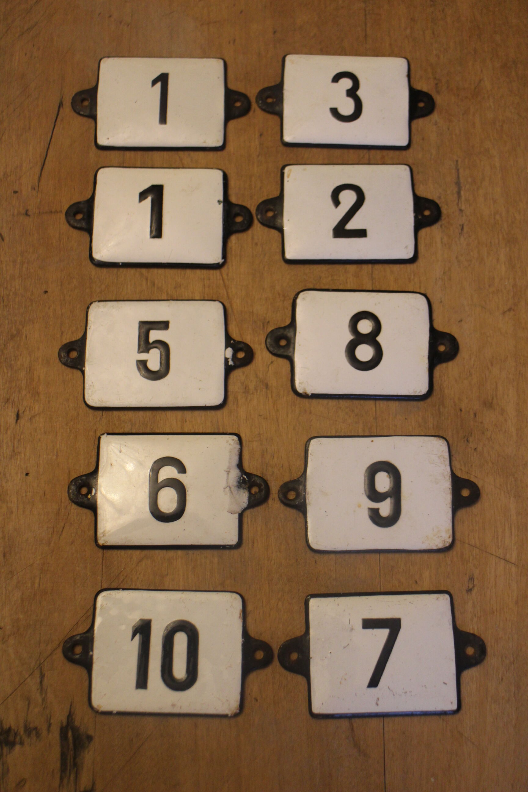 Enamelled rag plates