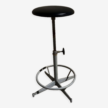 Adjustable and rotating industrial stool